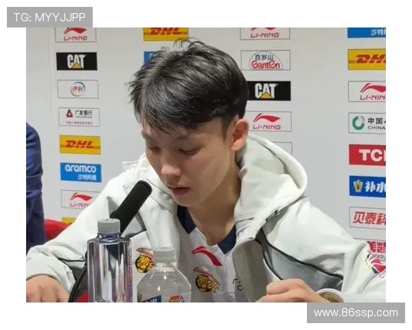 杜锋分析双外伤病影响 徐杰鼓励队员主动担责